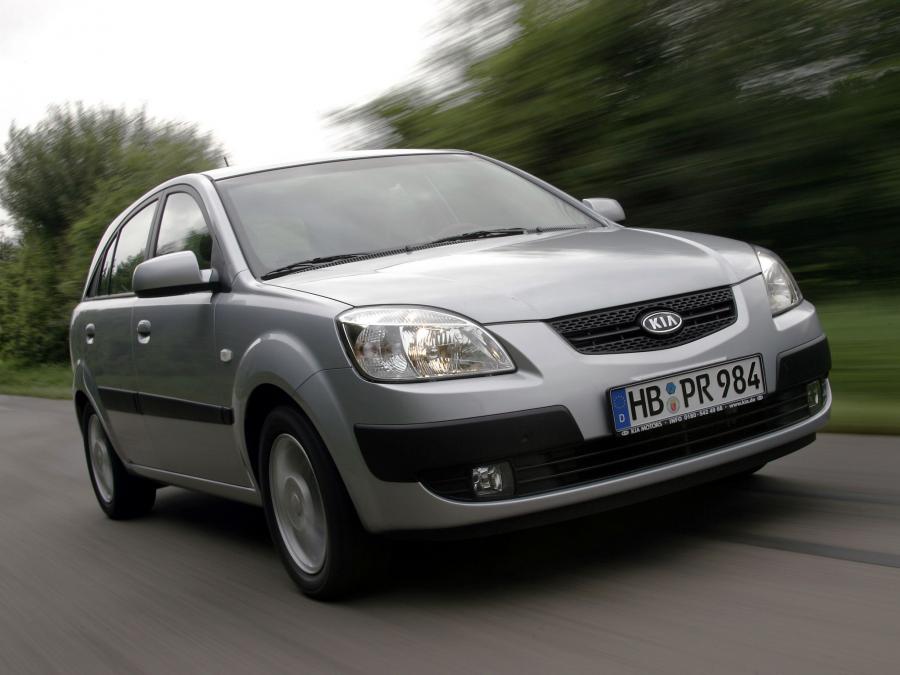  Kia Rio Hatchback 2005 года  (фото 24 из 39)